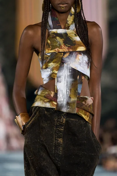 Look 147